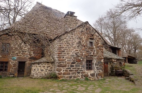 Saint-Front House | GITE 12 places Haute Loire - in the Massif du Mézenc - Meygal