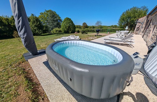Quarre-les-Tombes House | Gîte Anmany : A soothing place in the Morvan, for a comfortable stay.