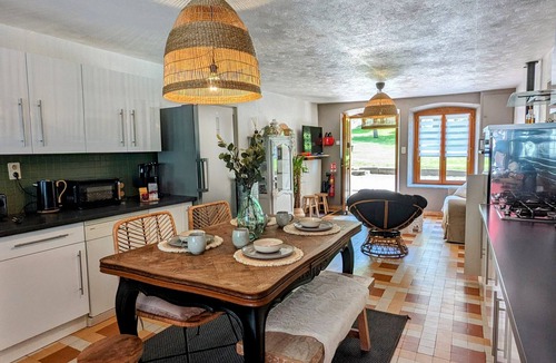 Bougnon Cottage | Gite Bougnon, 4 bedrooms, 9 persons