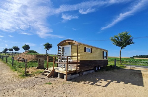 Burthecourt-aux-Chenes Cottage | Gite Burthecourt-aux-Chênes, 1 bedroom, 4 persons