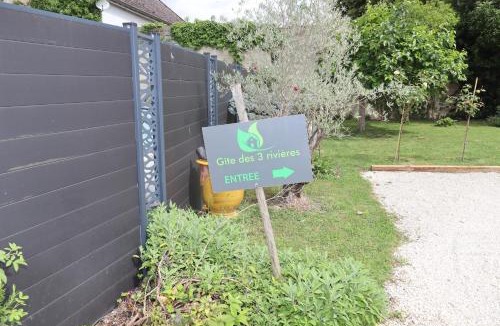 Longeault House | Gite calme avec grand parking privé, proche Dijon