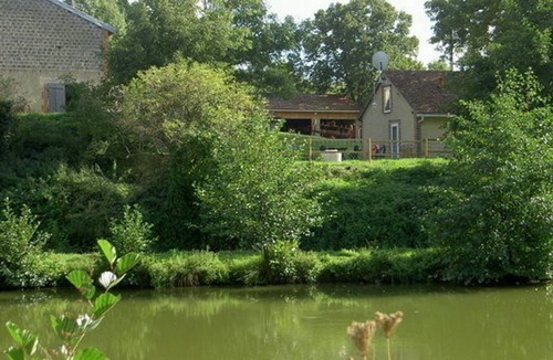 Chatel-de-Neuvre Cottage | Gite Châtel-de-Neuvre, 1 bedroom, 3 persons