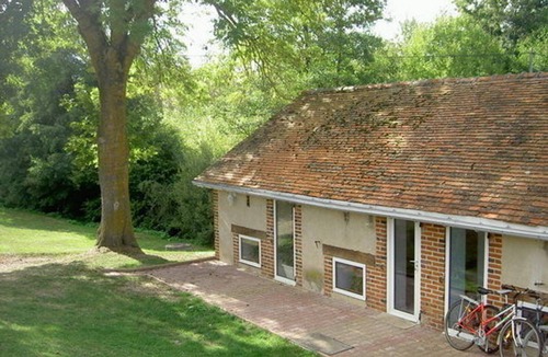 Chatel-de-Neuvre Cottage | Gite Châtel-de-Neuvre, 1 bedroom, 3 persons