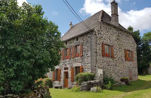 Valuejols House | Gîte 'Chez Marie-Louise' with private terrace and shared garden