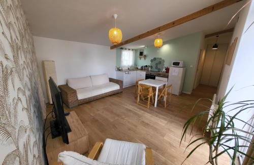 Etoile-sur-Rhone Apartment | Gite cosy et spacieux