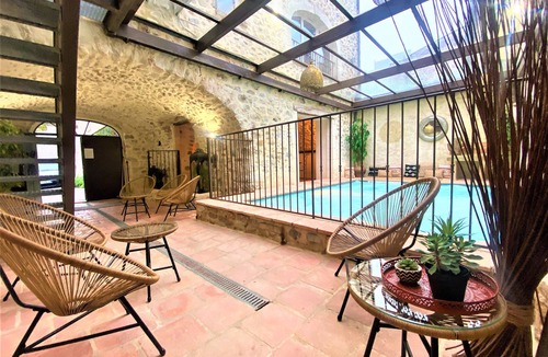 Vallon-Pont-d'Arc House | Gite DE Groupe 18p 9ch 450m2 Patio Piscine Interieure Chauffee