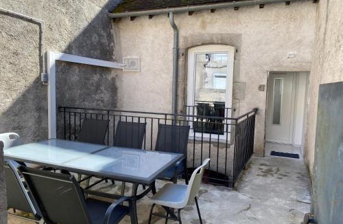 Orgelet House | Gite de groupe lacs et forêt du jura - SPA et Sauna Privatif - Orgelet