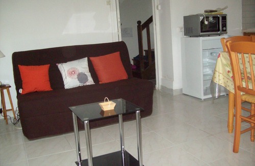 Brion Cottage | Gite de la tour 50m² in brion in the autunois 1 bedroom 5 sleeps