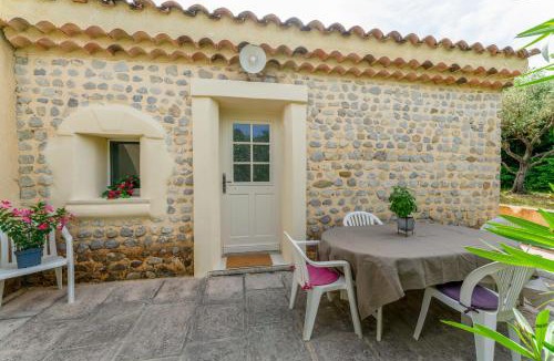 Villedieu Apartment | Gite du Petit Bois - Chêne vert