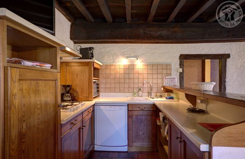 Saint-Symphorien-de-Lay House | Gite DU Vernand- Se Ressourcer à la Compagne- Animaux Acceptés