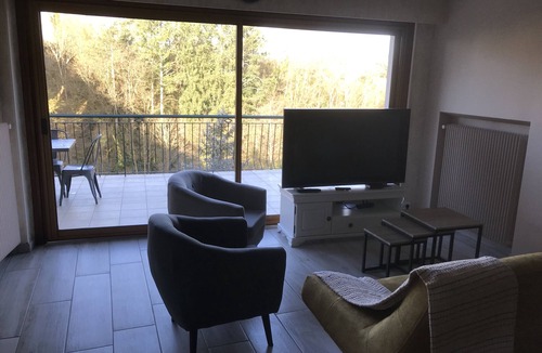 Semur-en-Auxois House | Gite du viaduc, 3-star tourist accommodation, panoramic view.