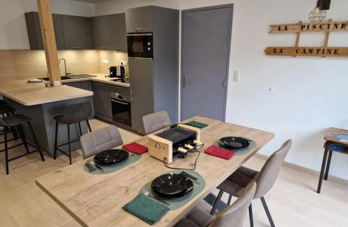 Rupt-sur-Moselle Apartment | Gite famille & bain nordique, Chez Bubu, école rénovée au cœur des Vosges