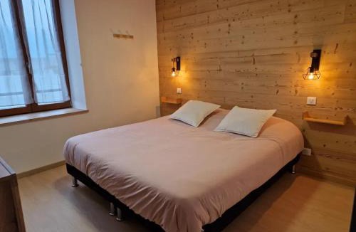 Rupt-sur-Moselle Apartment | Gite famille & bain nordique, Chez Bubu, école rénovée au cœur des Vosges
