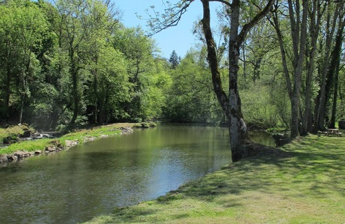 Montigny-Saint-Barthelemy Cottage | Gite surrounded by nature next to the river situated in the Morvan regional park