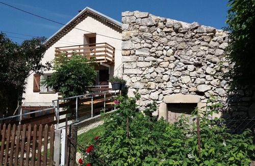 Saint-Julien-en-Beauchene Cottage | GITE 6 PEOPLE FOR MOUNTAIN HOLIDAYS