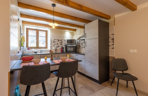 Le Clerjus Cottage | Gîte "Gîte Des Roches" with Private Terrace, Private Garden, and Wi-Fi