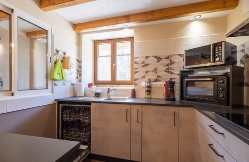 Le Clerjus Cottage | Gîte "Gîte Des Roches" with Private Terrace, Private Garden, and Wi-Fi