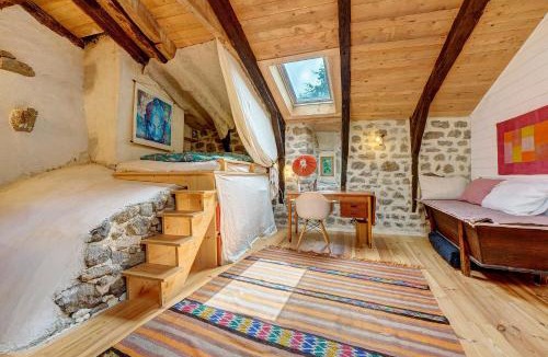 Gluiras House | Gite Granit - hameau ardéchois