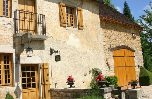 Ruffey-sur-Seille House | Gite in the heart of a former priory - quiet, leafy setting