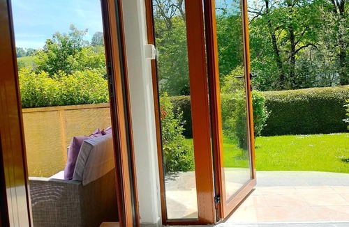 Foncine-le-Haut Apartment | Gite Iris Montagnes du Jura with Spa Sauna river