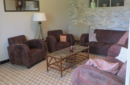 Sainte-Cecile-les-Vignes House | gite la berthine provençale farm located in a wine village