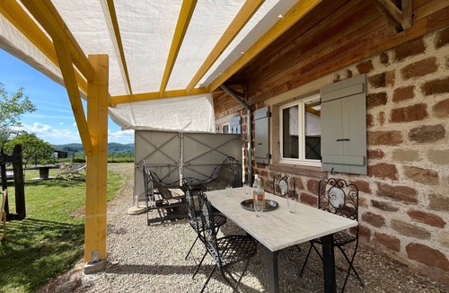 Nauviale House | Gîte La Crouzette – Domaine Les Pla with Shared Pool, Private Terrace and Wi-Fi