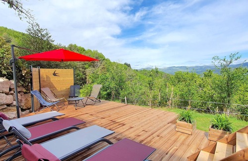 Le Crestet House | Gite la Lézardière overlooking the Doux valley, 10 minutes from the bike rail.