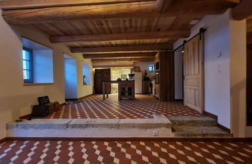 Usson-en-Forez House | Gite "La Menou", au Cœur des Monts du Forez, Gite de Charme à 1h30 de Lyon