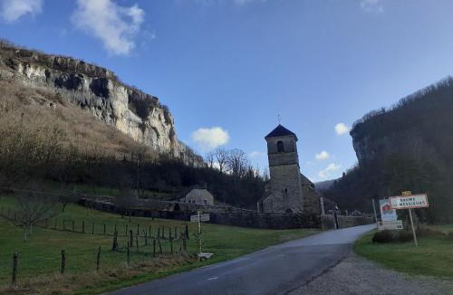 Baume-les-Messieurs House | Gite Le bout du monde