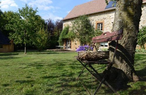 Bresse-sur-Grosne House | Gite Le Foineau - Maison avec Piscine