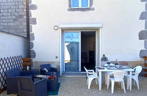 Le Mayet-de-Montagne Cottage | Gite Le Mayet-de-Montagne, 2 bedrooms, 4 persons