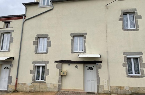 Le Mayet-de-Montagne Cottage | Gite Le Mayet-de-Montagne, 2 bedrooms, 4 persons