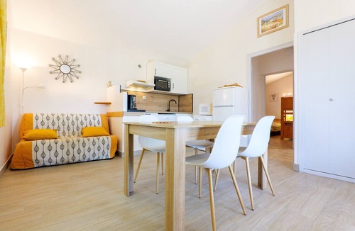 Bessas House | Gite Le Micocoulier La Fontinelle – Peaceful Retreat in Ardèche Near Vallon Pont d'Arc