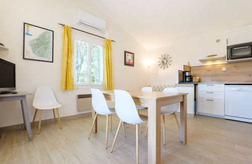 Bessas House | Gite Le Micocoulier La Fontinelle – Peaceful Retreat in Ardèche Near Vallon Pont d'Arc