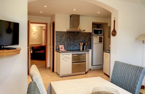 Voiteur House | Gîte Les Isles - Along the river, between Seille and vineyards