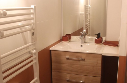 Cenves Apartment | Gîte Lucanna Apartment with terrace for 5 people