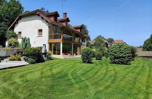 Foncine-le-Haut Apartment | Gite Lys Montagnes du Jura with Spa Sauna river