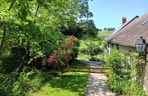 Preporche Cottage | Gîte Montgaudon. Part of authentic farmhouse rural in the Morvan.