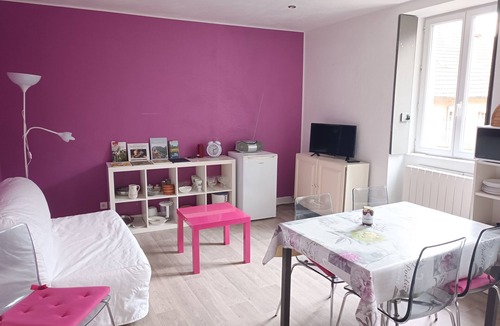 Salins-les-Bains Apartment | Gîte Notre Dame⭐Salins-les-Bains RDC 600m from the thermal baths.Curist rates/request