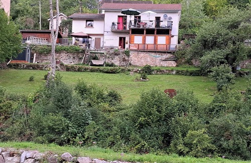 Fontenoy-le-Chateau Apartment | Gite on the Canal L'Est and the Coney River
