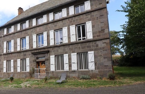 Paulhac Cottage | Gite Paulhac, 5 bedrooms, 12 persons