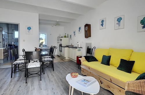 Sampzon House | Gite Stéphanie l'Ephedra – Charming 3-Star Home with Pool in Sampzon