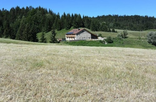 Les Moussieres House | Gîte with panoramic view - Haut-Jura Natural Park