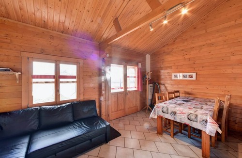 Saint-Flour Ski Chalet | Gites Salères Piscine au sel Chauffée D'avril à Novembre et Spa de Nov-avril