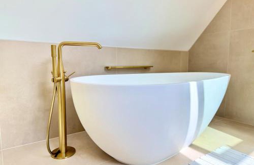 Chenove Apartment | Golden Prestige Serenity & Elegance