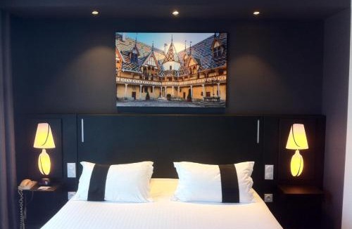 Levernois Hotel | Golf Hotel Colvert - Piscine extérieure et Room Service