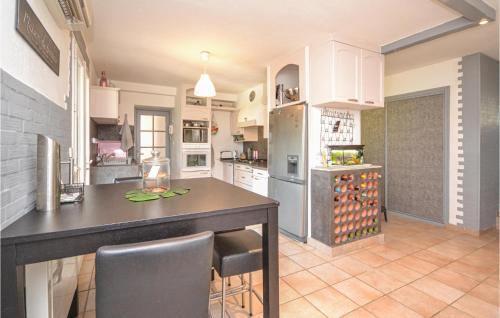 Saint-Paul-Trois-Chateaux House | Gorgeous Home In Stpaul-Trois-Châteaux