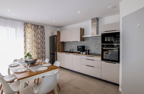 Die House | Gorgeous home in Die with house a mountain view