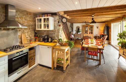 Chille House | Graine de Douceur Jura- Chille house with garden 2 to 8 persons