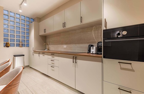 Quartier de la Porte-Saint-Denis Apartment | Grand 4 pièces climatisé avec patio à Paris